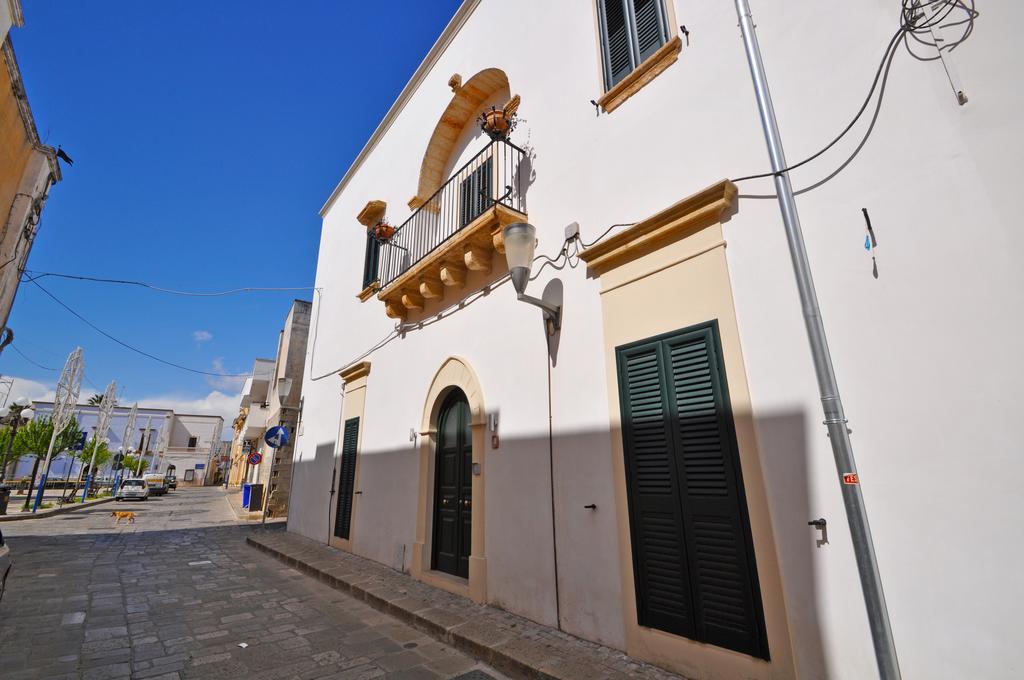 Palazzo Vaglio Bed & Breakfast Alliste Bagian luar foto