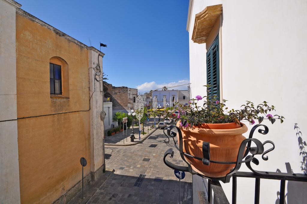 Palazzo Vaglio Bed & Breakfast Alliste Bagian luar foto